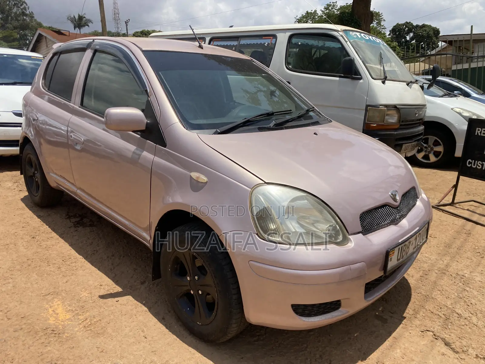 Toyota Vitz 2009 Gray