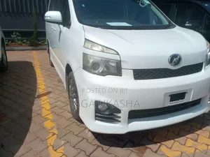 Toyota Voxy 2013 White