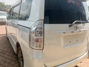 Toyota Voxy 2013 White