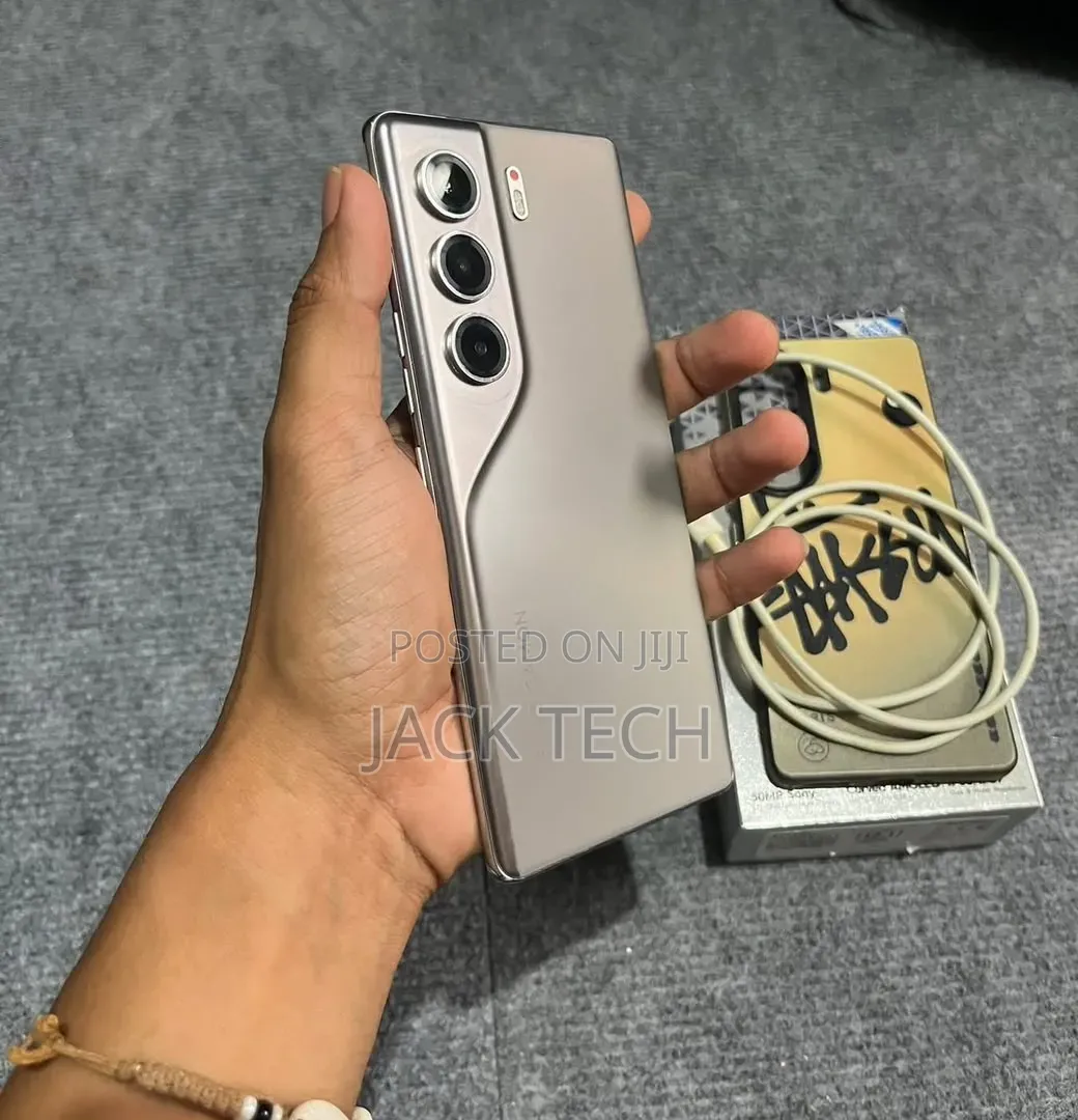 New Tecno Camon 40 Pro 5G 256 GB Silver