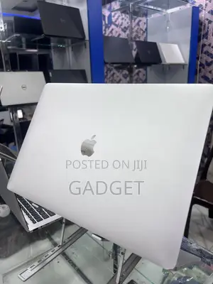 Laptop Apple MacBook Pro 2019 16GB Intel Core i7 SSD 512GB