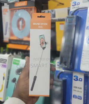 R15 Tripod Selfie Stick