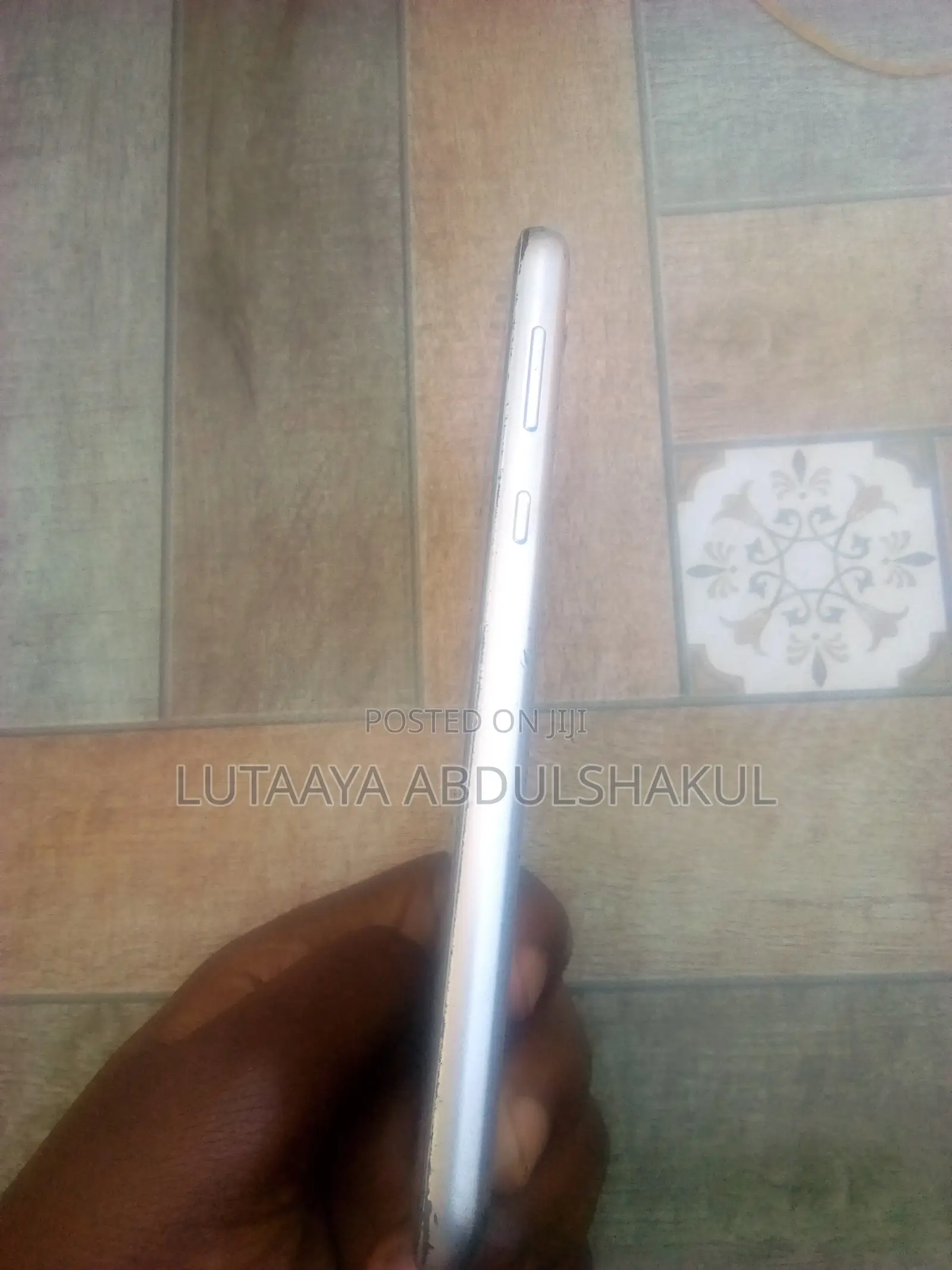 Sharp Aquos Sense 3 Basic SHV48 64 GB