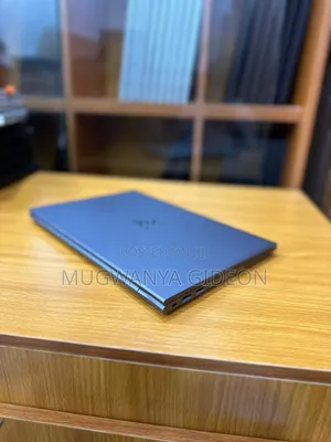 New Laptop HP ZBook Firefly 14 G7 16GB Intel Core i7 SSD 512GB