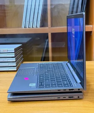 New Laptop HP ZBook Firefly 14 G7 16GB Intel Core i7 SSD 512GB