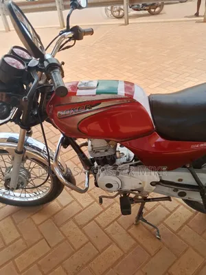 Bajaj Boxer 100 2024 Red