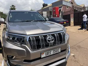 Toyota Land Cruiser Prado 2017 Gray