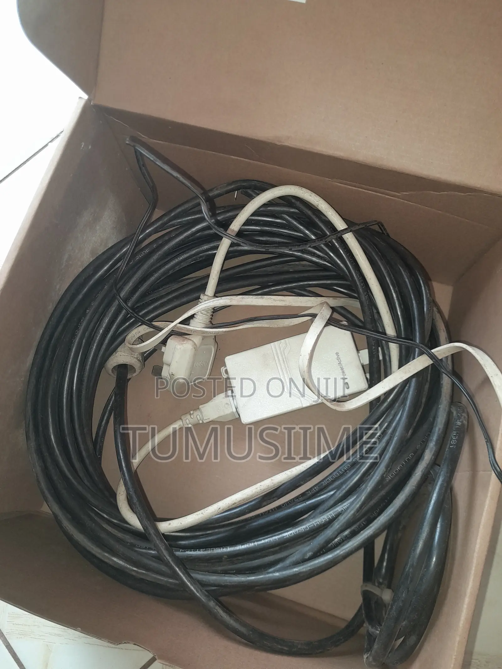 Nokia FastMile 4G Outdoor Receiver and Wifi Beacon Mesh Kit
