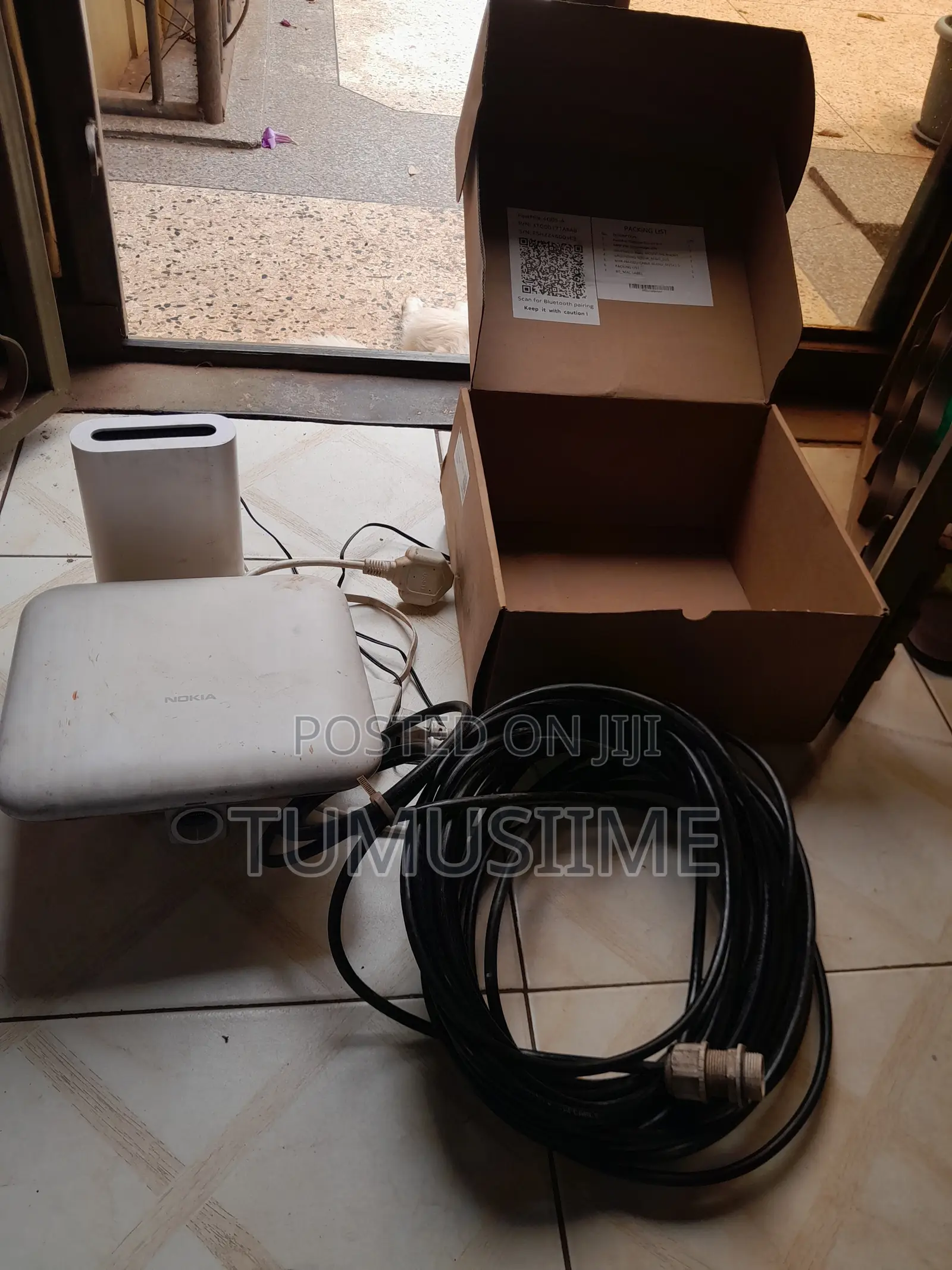 Nokia FastMile 4G Outdoor Receiver and Wifi Beacon Mesh Kit