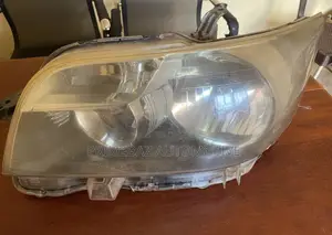 Toyota Rumion Head Lamp