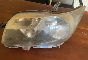 Toyota Rumion Head Lamp
