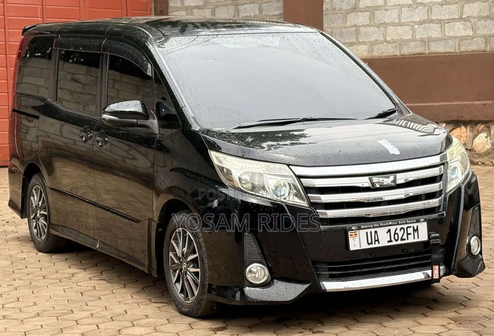 Toyota Noah 2.0 FWD (7 Seater) 2015 Black