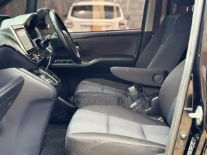 Toyota Noah 2.0 FWD (7 Seater) 2015 Black