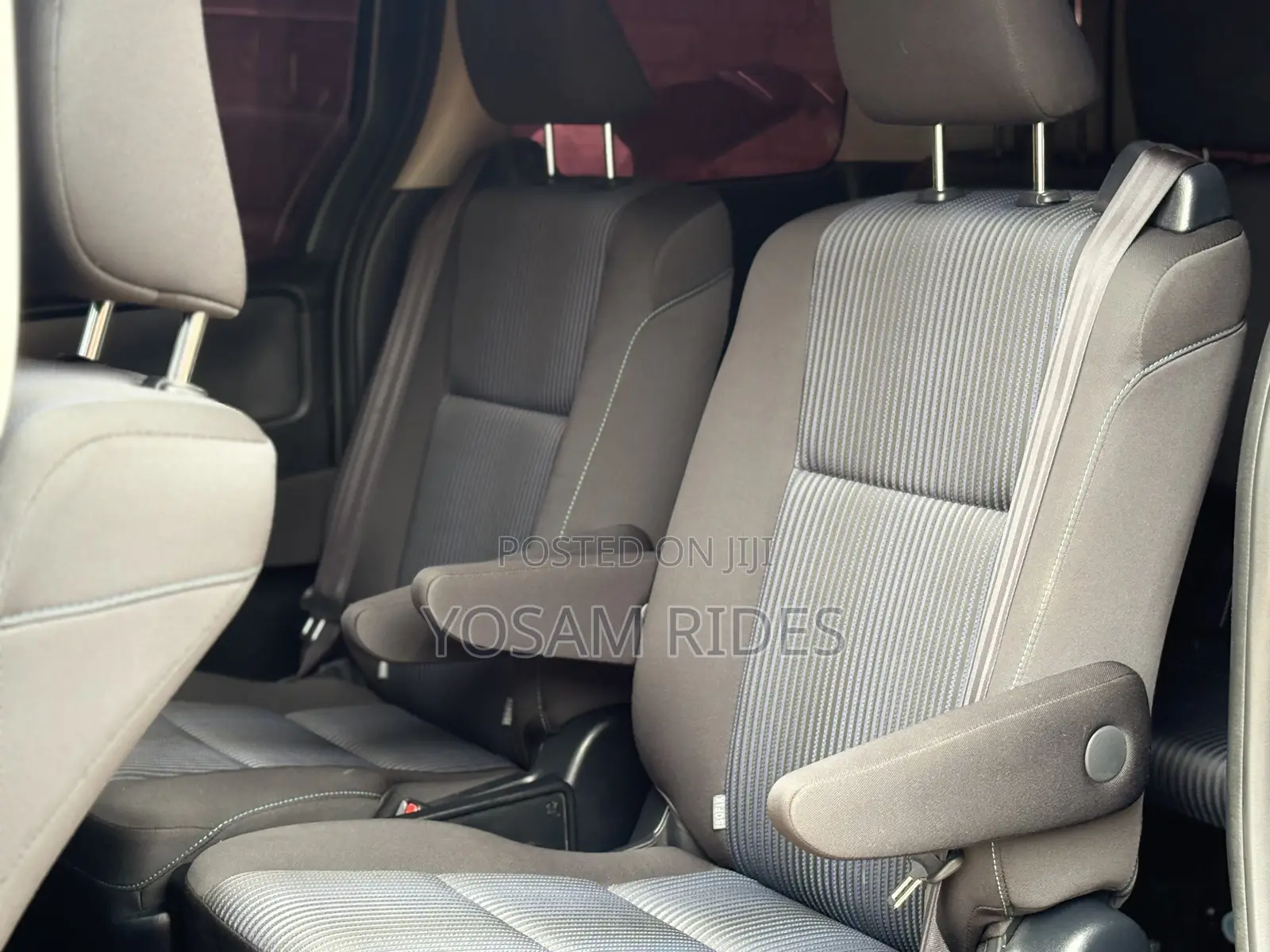 Toyota Noah 2.0 FWD (7 Seater) 2015 Black