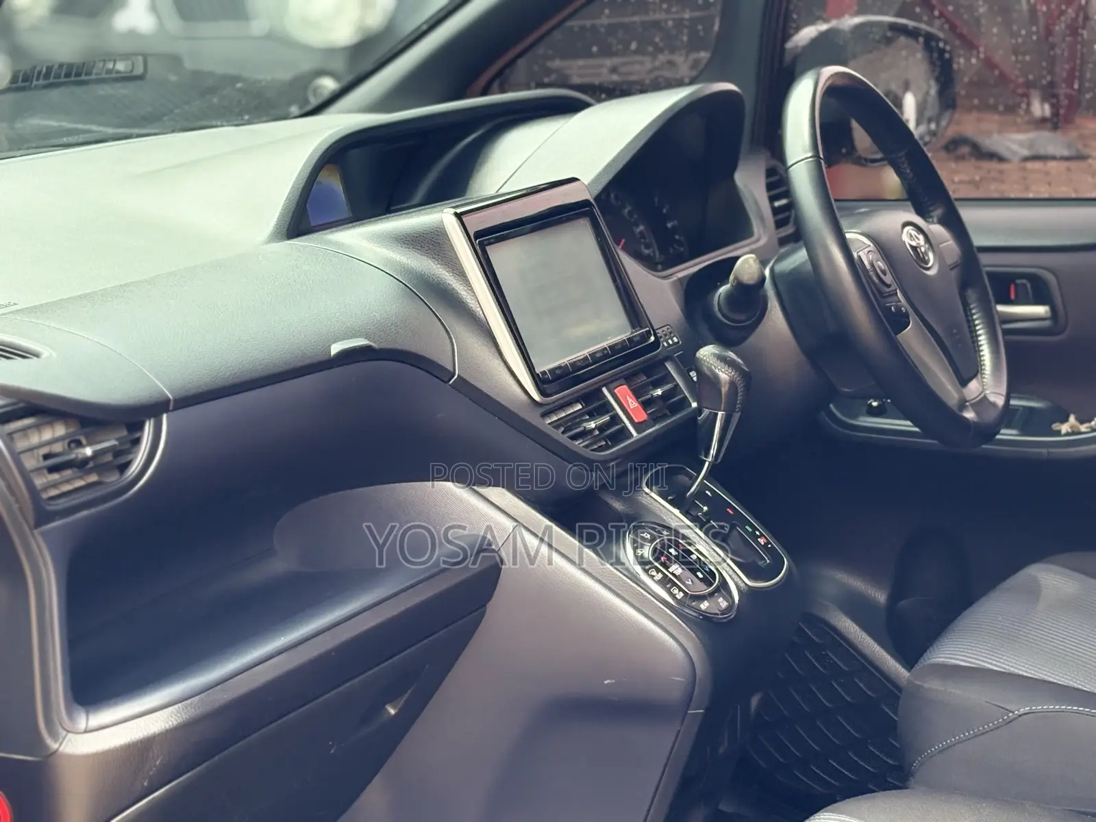 Toyota Noah 2.0 FWD (7 Seater) 2015 Black