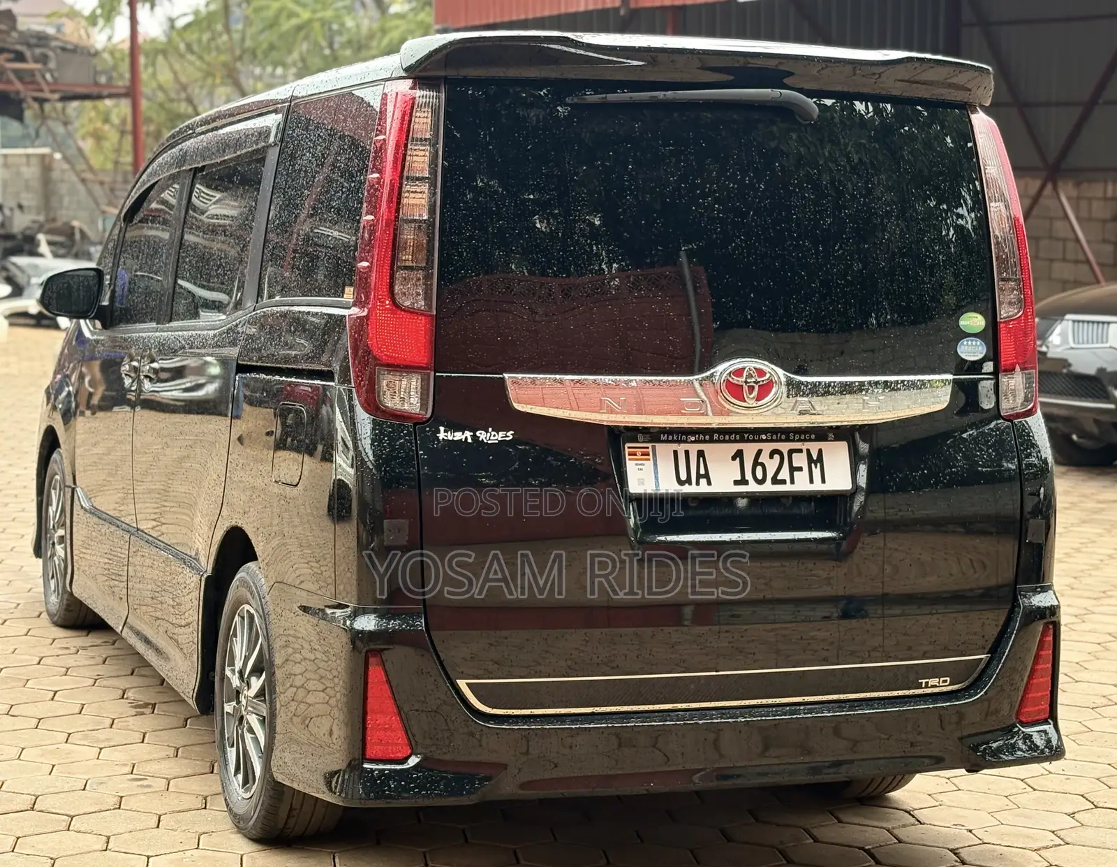 Toyota Noah 2.0 FWD (7 Seater) 2015 Black