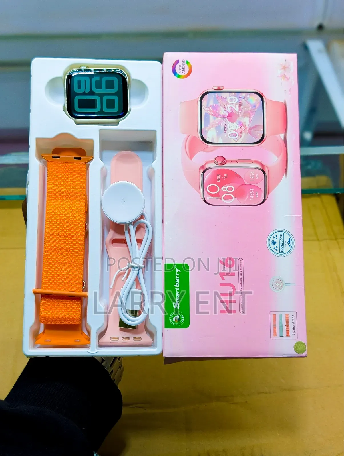 HU16 Series Smartwatch Smooth Curved Screen 3 Strap Set