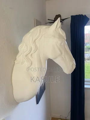 Majestic Horse Head Wall Mount Sculpture