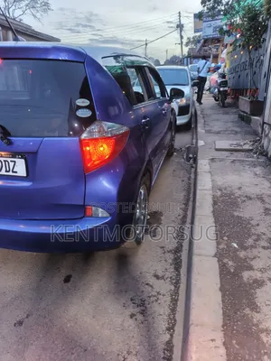Toyota Ractis 1.5 FWD 2012 Blue