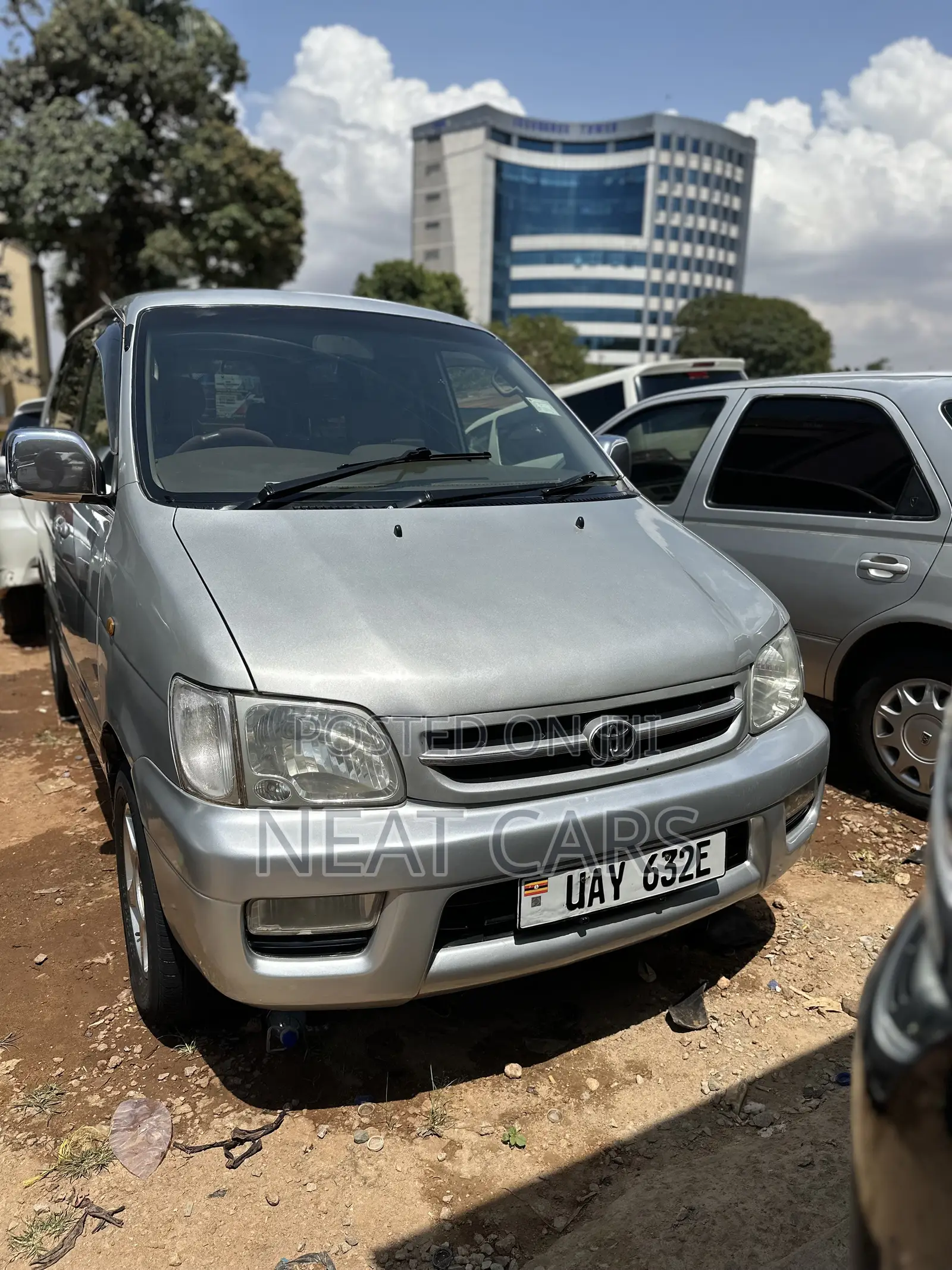 Toyota Noah 2003 Silver