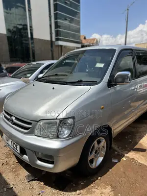 Toyota Noah 2003 Silver