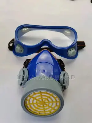Half-Face Chemical Respirator With Eye Protection
