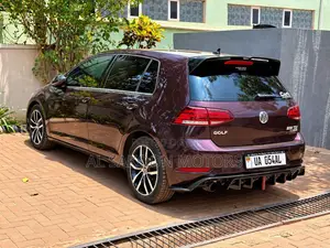 Volkswagen Golf TSI S 4-Door FWD 2017 Burgundy