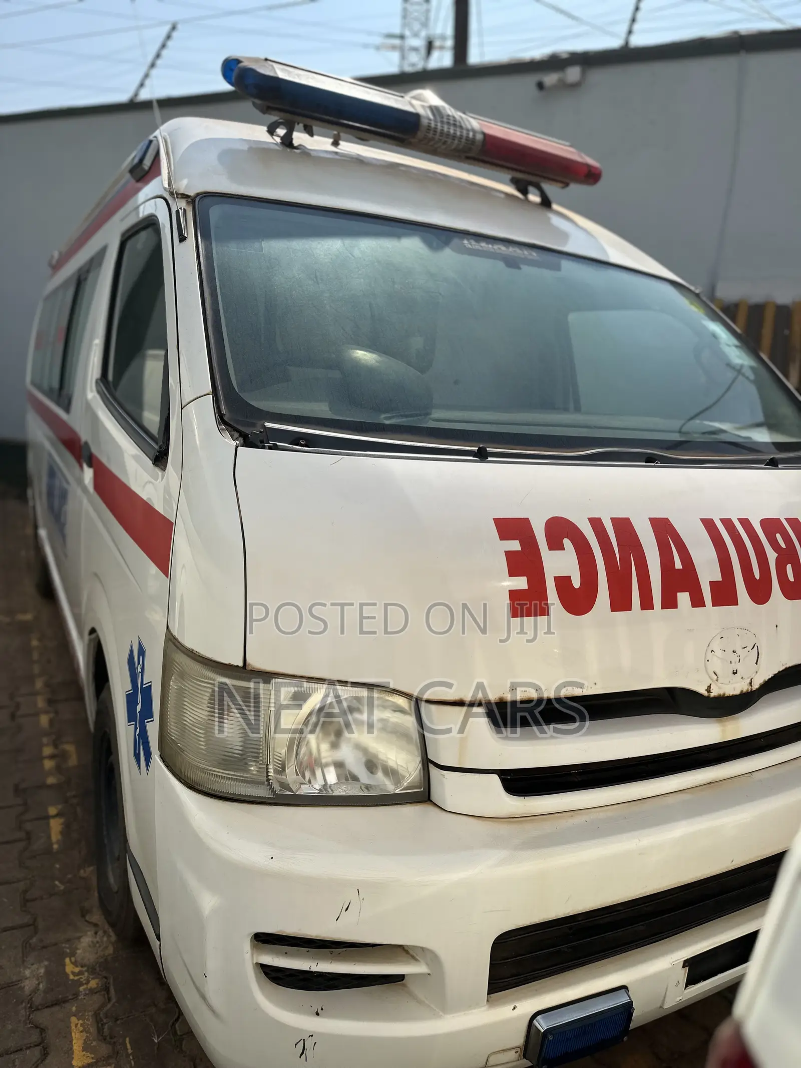 Toyota HiAce 2011 White