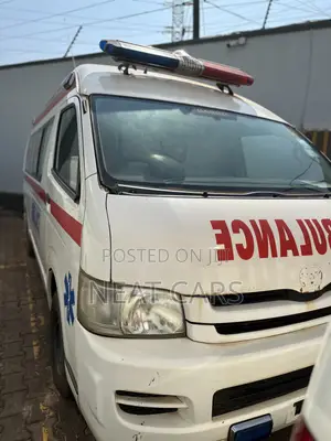 Toyota HiAce 2011 White