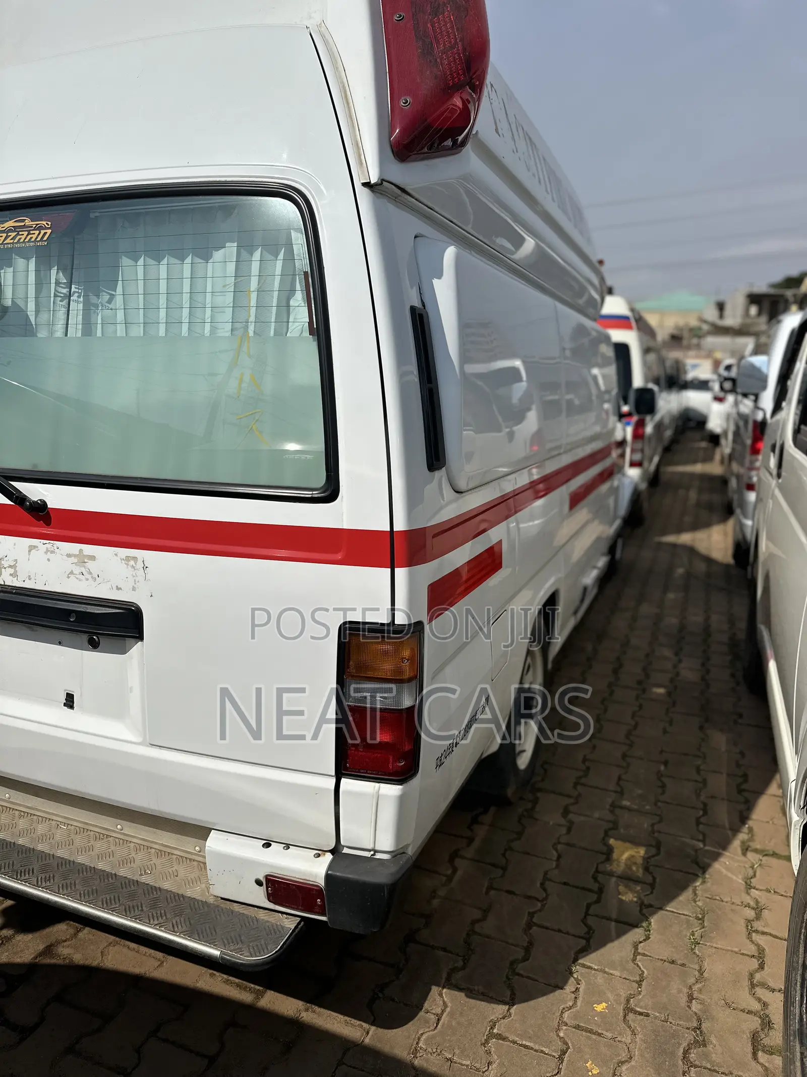 Toyota HiAce 2011 White