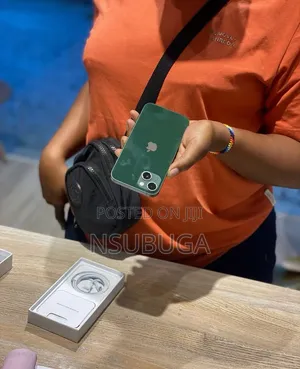 Apple iPhone 13 128 GB Green