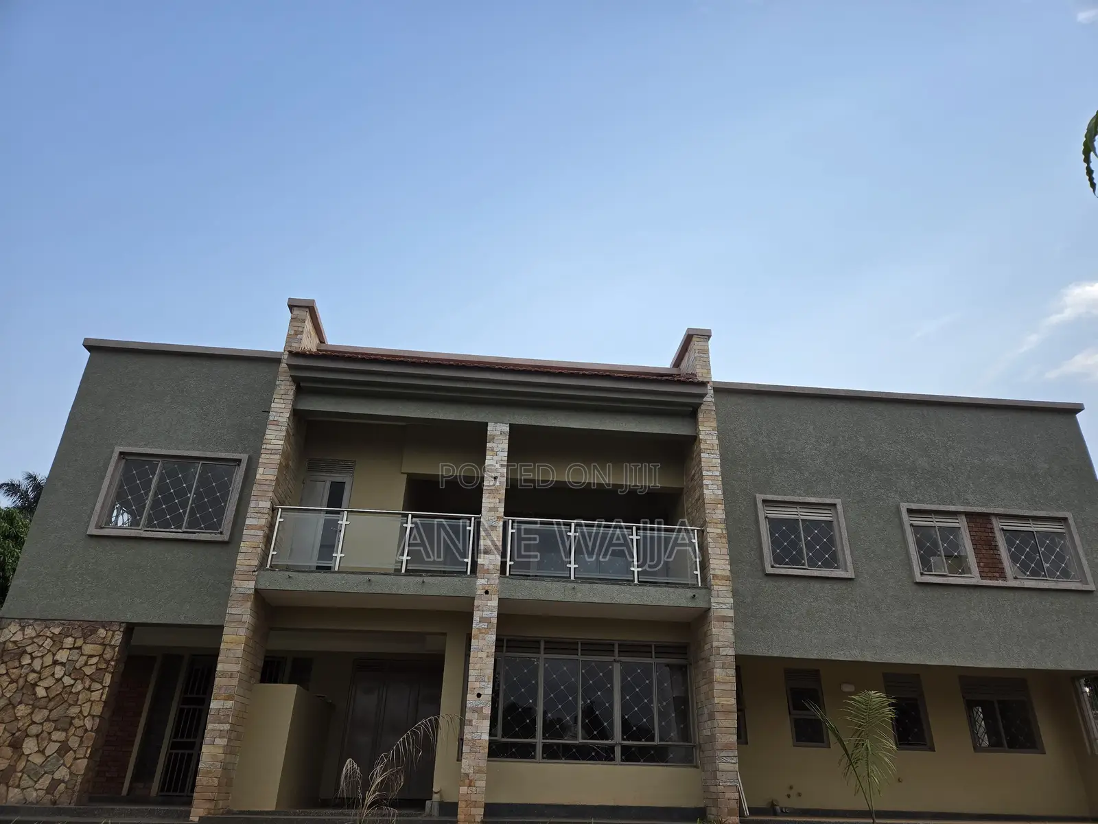 10bdrm House in Makindye for rent