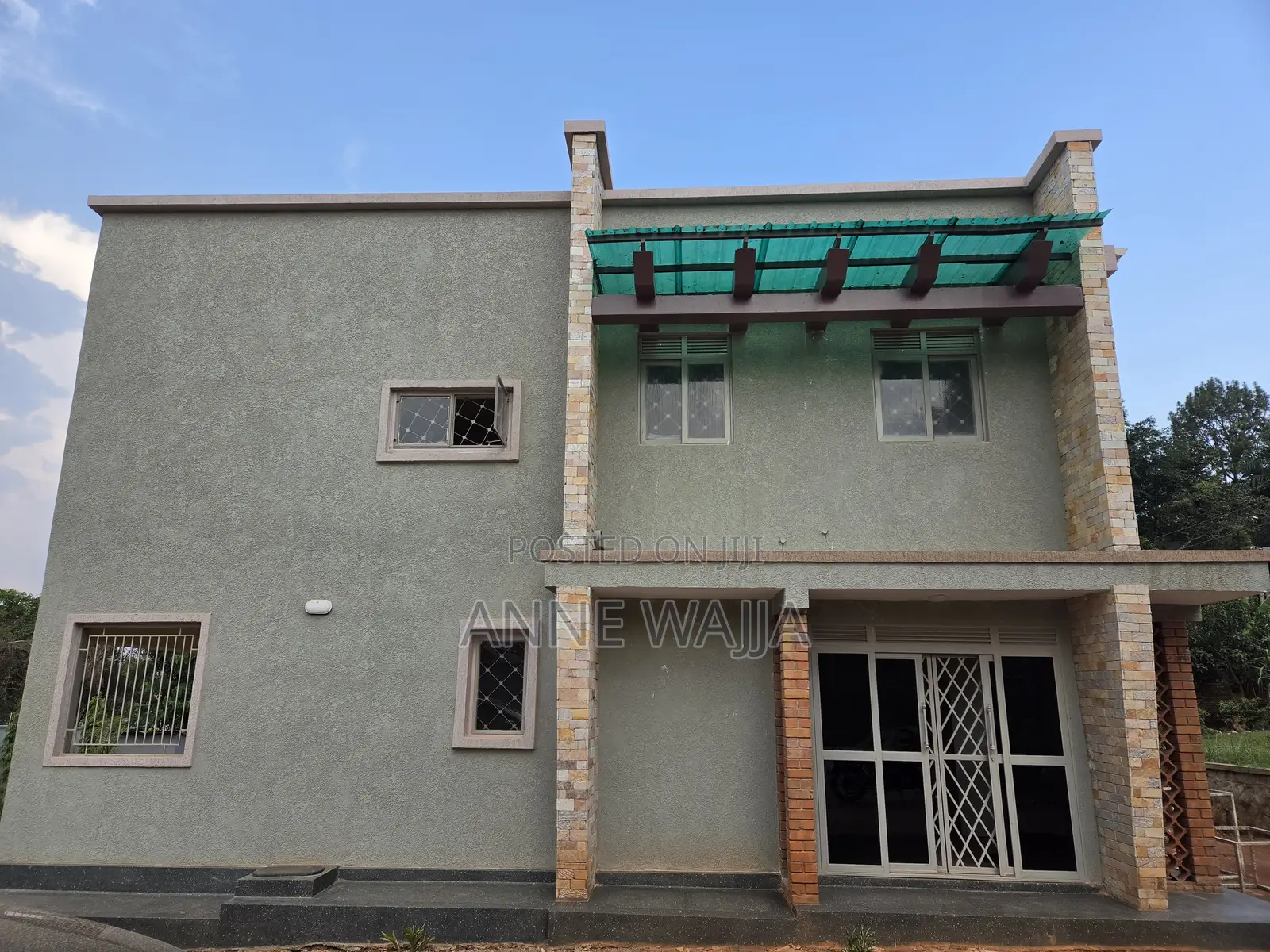 10bdrm House in Makindye for rent