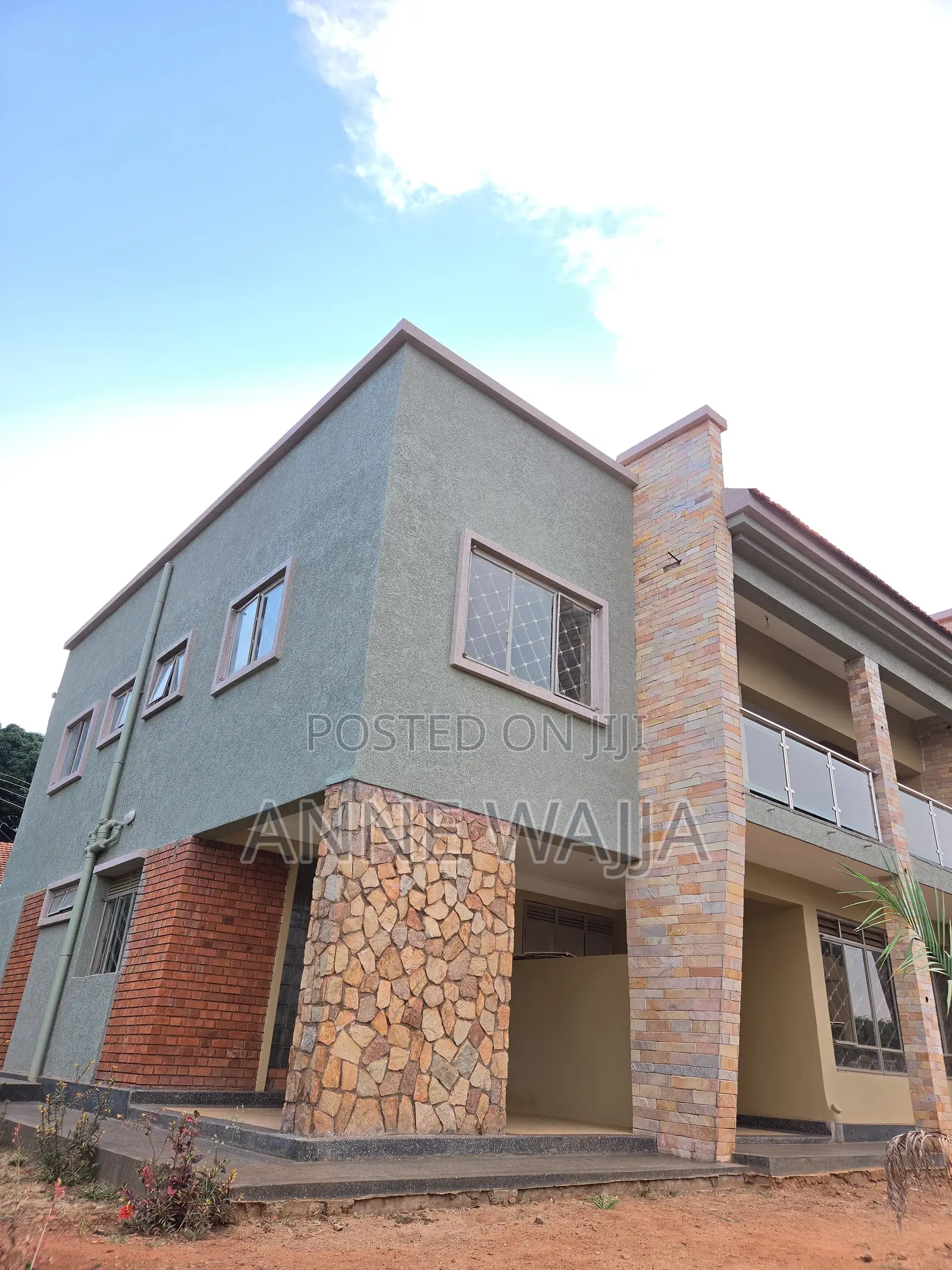 10bdrm House in Makindye for rent