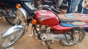 Bajaj Boxer 100 2015 Red