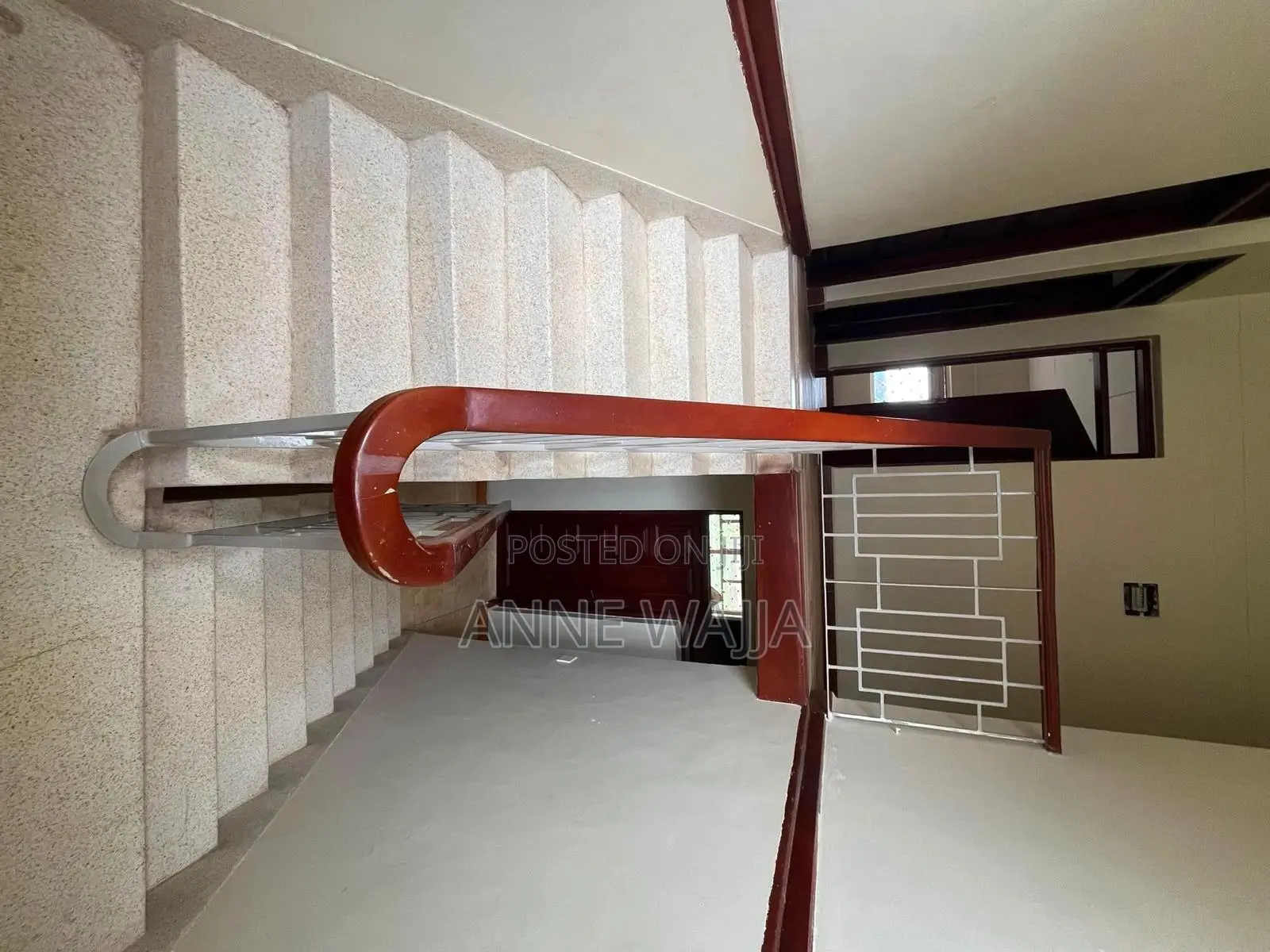 10bdrm House in Makindye for rent