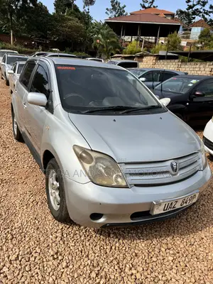 Toyota IST 2004 Silver