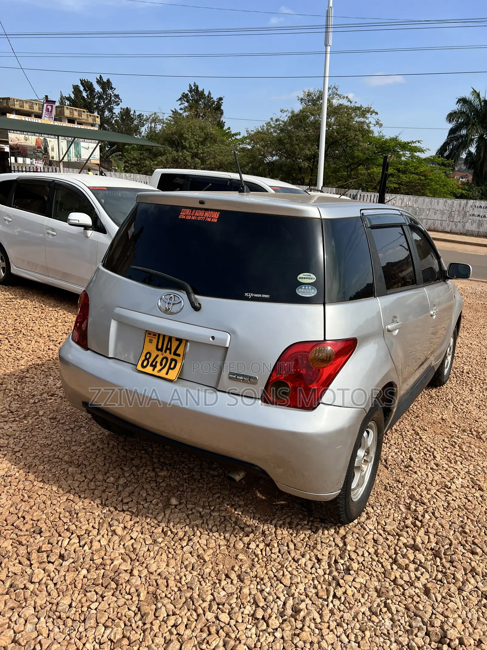 Toyota IST 2004 Silver