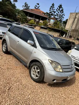 Toyota IST 2004 Silver