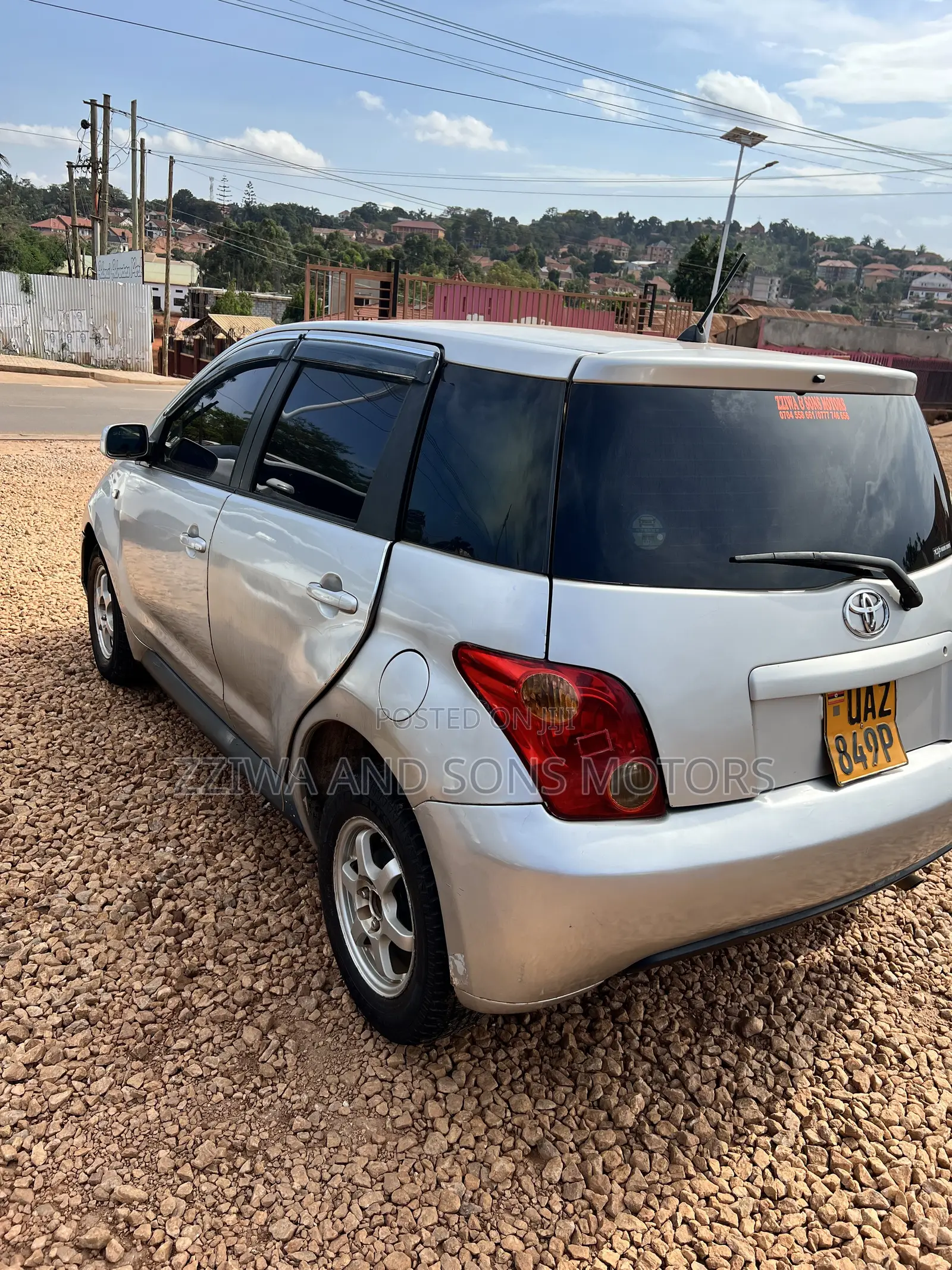 Toyota IST 2004 Silver