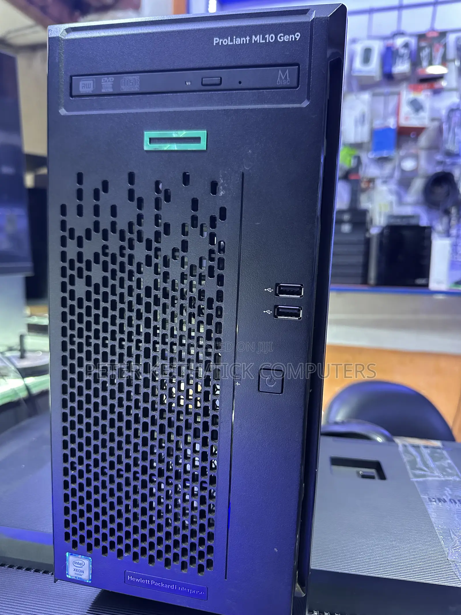 Server HP ProLiant ML 32GB Intel Xeon HDD+SSD 2T