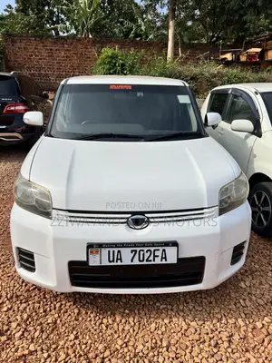 Toyota Corolla Rumion Hatchback 1.8 FWD 2015 White