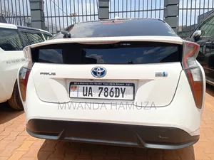 Toyota Prius 2017 White