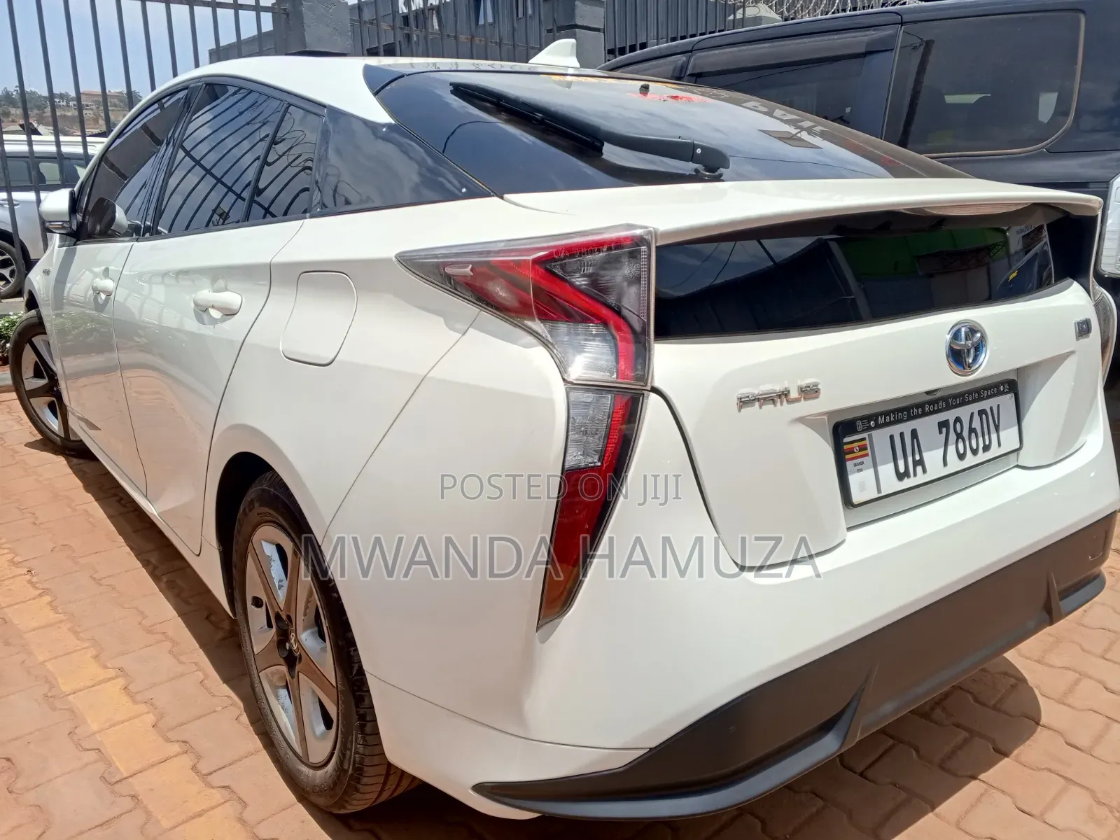 Toyota Prius 2017 White