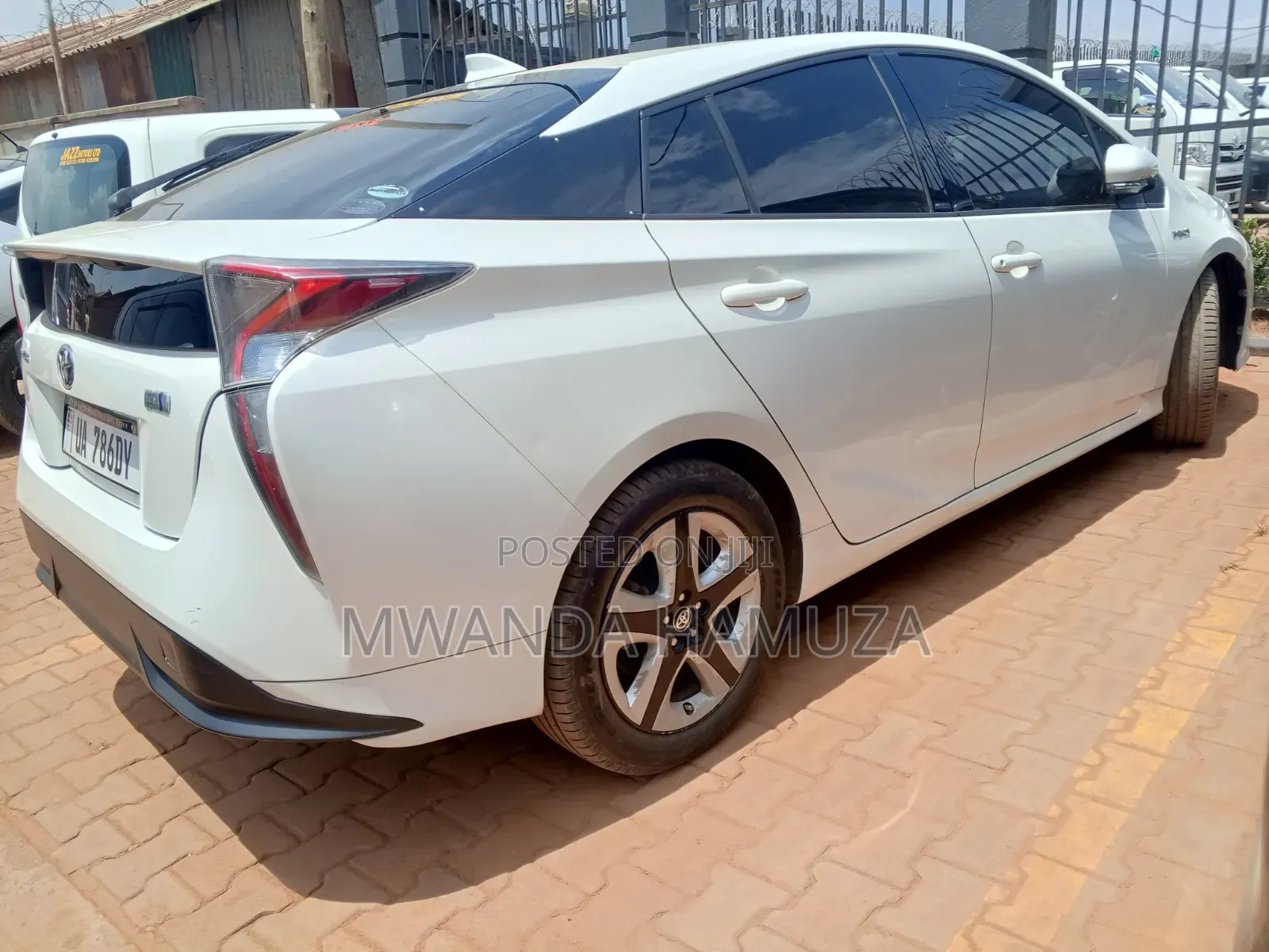 Toyota Prius 2017 White