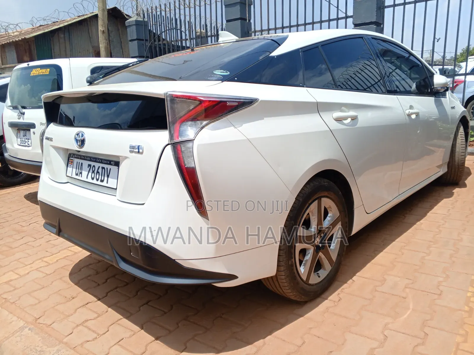 Toyota Prius 2017 White