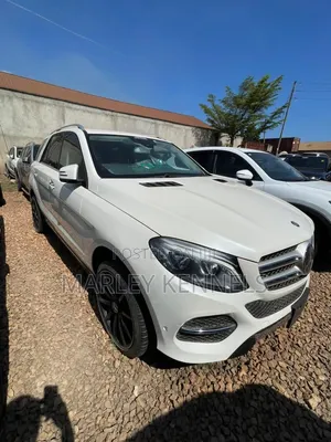 Mercedes-Benz GLE-Class GLE 350d 4MATIC 2017 White