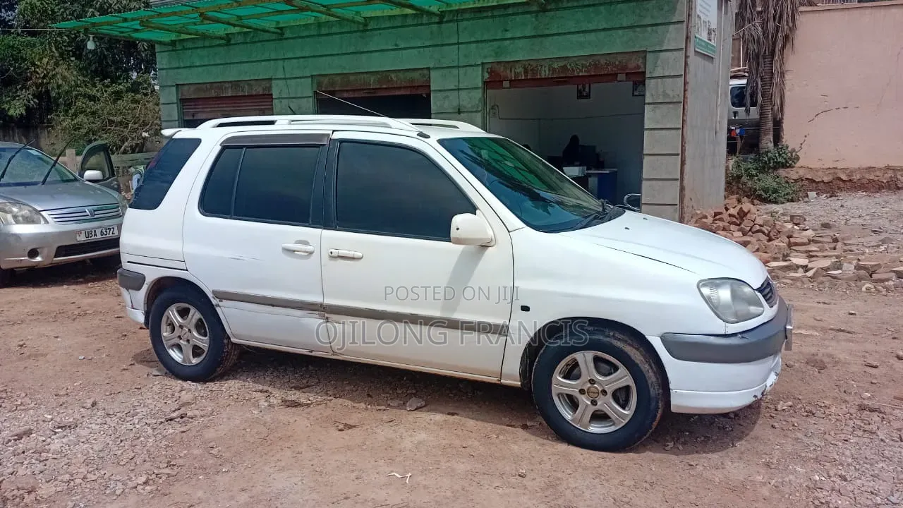 Toyota Raum 1.5 FWD 1999 White
