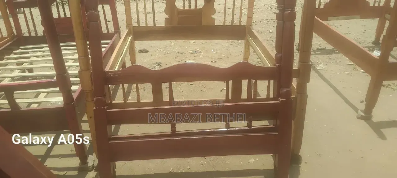 Used 4by6 Wooden Bed in Fine State Available for Sale