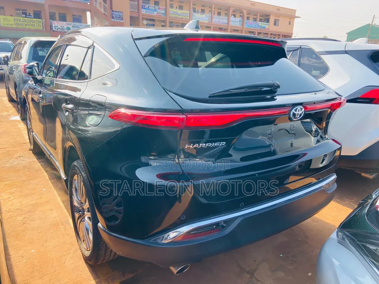Toyota Harrier 2.0 2020 Black